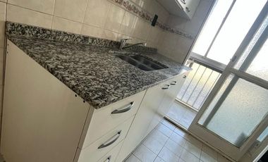 Departamento en  alquiler en la zona más comercial de Flores
