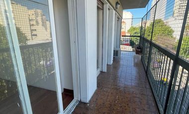 Departamento en  alquiler en la zona más comercial de Flores