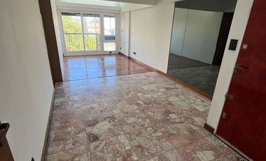 Departamento en  alquiler en la zona más comercial de Flores