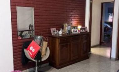 Casa con 4 ambientes, con patio y garage en lanús.