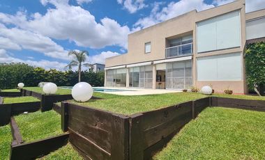 Casa en Alquiler Anual amoblado a la Laguna San Benito Villanueva Tigre