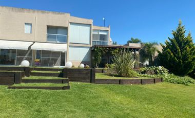 Casa en Alquiler Anual amoblado a la Laguna San Benito Villanueva Tigre