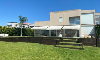 Casa en Alquiler Anual amoblado a la Laguna San Benito Villanueva Tigre