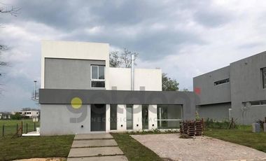 Casa a Estrenar con Piscina en Venta en Greenville Polo Resort