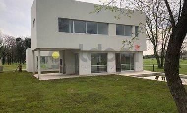 Casa a Estrenar con Piscina en Venta en Greenville Polo Resort
