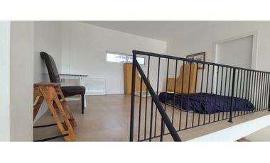 Se renta casa con piscina cerca de la universidad