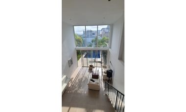 Se renta casa con piscina cerca de la universidad