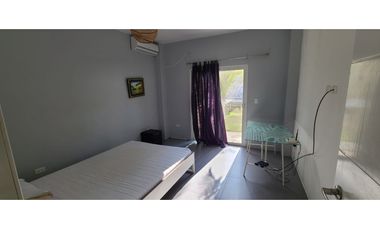 Se renta casa con piscina cerca de la universidad
