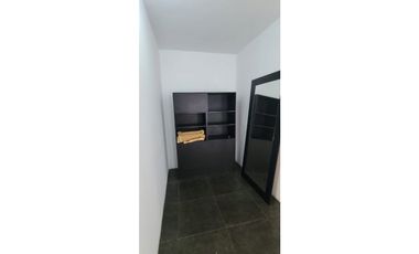 Se renta casa con piscina cerca de la universidad