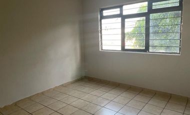 Se renta departamento en Jardines Alcalde, Guadalajara
