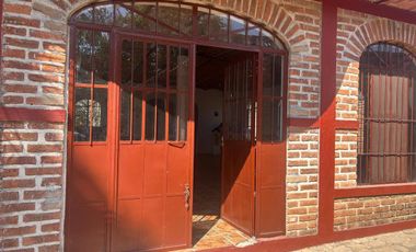 VENTA DE CASA EN IXTLAHUACAN DE LOS MEMBRILLOS, A PIE DE CARRETERA, INVERSIÓN, G