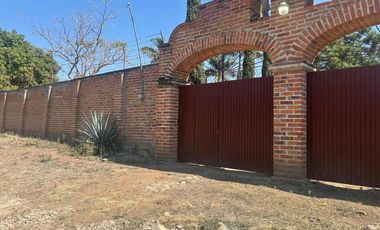 VENTA DE CASA DE CAMPO EN IXTLAHUACAN DE LOS MEMBRILLOS GRAN TERRENO.