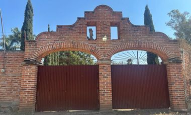 VENTA DE CASA DE CAMPO EN IXTLAHUACAN DE LOS MEMBRILLOS GRAN TERRENO.
