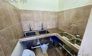 Edificio comercial en venta ideal para restaurante u oficinas en la zona de los Sauces