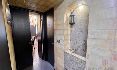 Edificio comercial en venta ideal para restaurante u oficinas en la zona de los Sauces