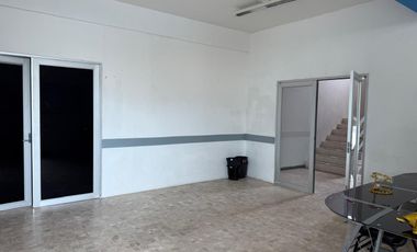 Oficina en Renta Av. Zamora, Col Centro, Coatzacoalcos, Ver.