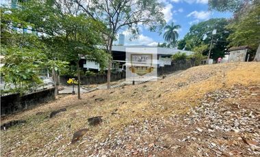 SE VENDE TERRENO EN EL RESIDENCIAL LA CRESTA - 1235 m2