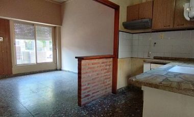 VENTA CASA 3 AMB C/COCH. Y TERRAZA APTA CREDITO