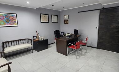 EXCELENTE PROPIEDAD CON PISCINA