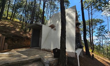 Bonito conjunto de 4 cabañas y una cabaña chalet de 2 plantas en venta en Mazamitla, Jalisco