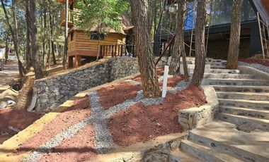 Bonito conjunto de 4 cabañas y una cabaña chalet de 2 plantas en venta en Mazamitla, Jalisco