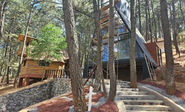 Bonito conjunto de 4 cabañas y una cabaña chalet de 2 plantas en venta en Mazamitla, Jalisco
