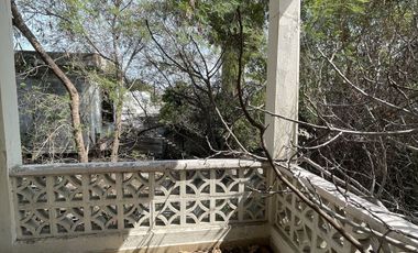 CASA EN VENTA PARA REMODELAR O DEMOLER COL. TALLERES - MTY