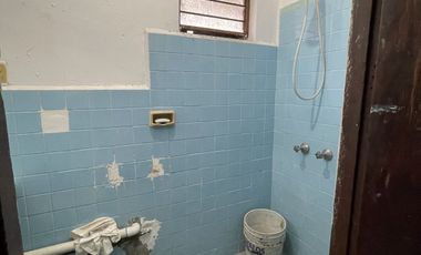 CASA EN VENTA PARA REMODELAR O DEMOLER COL. TALLERES - MTY