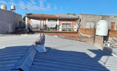 LOCALES EN VENTA CON VIVIENDA EN G. CATAN