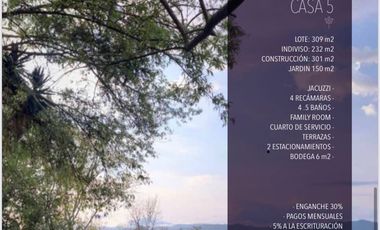 Casa en venta en Cruz de Misión, Valle de Bravo
