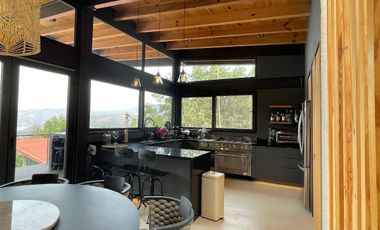 Casa en venta en Cruz de Misión, Valle de Bravo