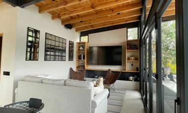Casa en venta en Cruz de Misión, Valle de Bravo