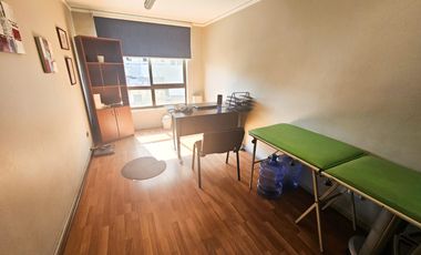 ARRIENDO EXCELENTE OFICINA EN EDIFICIO CENTURY