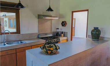 CASA EN RENTA AMUEBLADA EN EL CENTRO DE AVANDARO