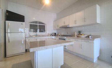 IMPECABLE, PRIVADA, UBICADA RESIDENCIA EN COSTA AZUL,