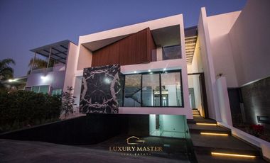 Casa en Los Olivos zona Valle Real en Venta