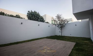 Casa en Los Olivos zona Valle Real en Venta