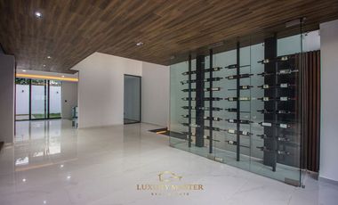 Casa en Los Olivos zona Valle Real en Venta