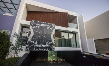 Casa en Los Olivos zona Valle Real en Venta