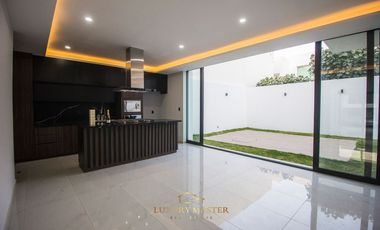 Casa en Los Olivos zona Valle Real en Venta