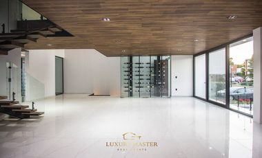 Casa en Los Olivos zona Valle Real en Venta