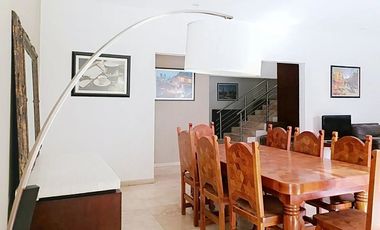 Casa en fraccionamiento AMUEBLADA 4 hab y 5 Baños cerca de Plaza Mayor
