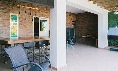 Casa en fraccionamiento AMUEBLADA 4 hab y 5 Baños cerca de Plaza Mayor