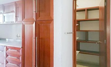 Casa en fraccionamiento AMUEBLADA 4 hab y 5 Baños cerca de Plaza Mayor