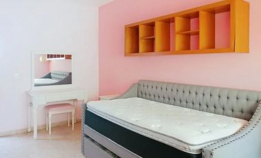Casa en fraccionamiento AMUEBLADA 4 hab y 5 Baños cerca de Plaza Mayor