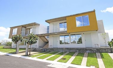 CASA DUPLEX PLANTA ALTA EN PARQUES DEL TRIUNFO