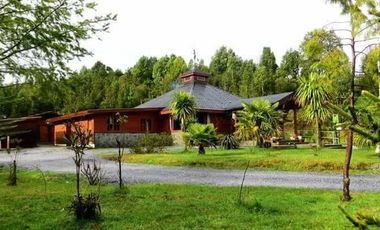 Gran terreno, restaurante y casa en Ilque