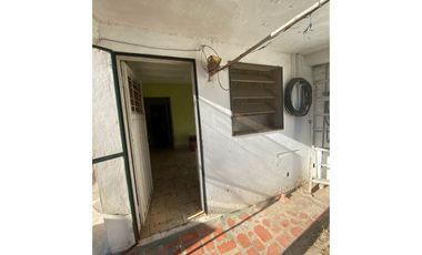 Granadero Baigorria, Juan B. Justo Nº 64 - VENTA