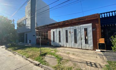 Granadero Baigorria, Juan B. Justo Nº 64 - VENTA