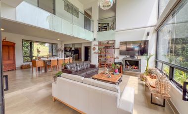 casa moderna en Copacabana, excelente ubicacion en unidad cerrada